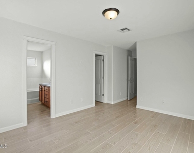 1451 Senda Del Sol Lane - Photo Thumbnail 21