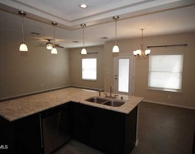 2136 William Caples Street - Photo Thumbnail 8