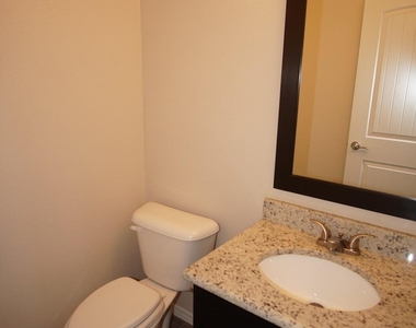 2136 William Caples Street - Photo Thumbnail 3