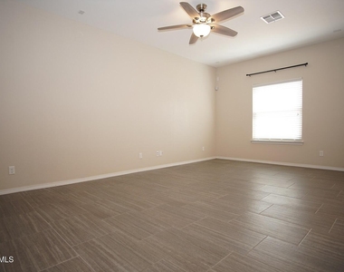 2136 William Caples Street - Photo Thumbnail 6