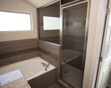 2136 William Caples Street - Photo Thumbnail 14