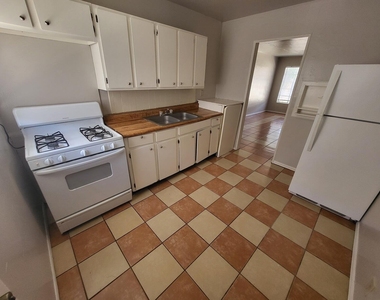 2607 Nations Avenue - Photo Thumbnail 4
