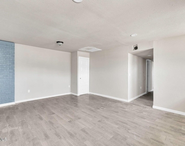 8827 Mount Elbert Drive - Photo Thumbnail 9