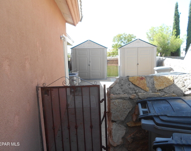 1201 Brown Ridge Place - Photo Thumbnail 7