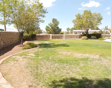 1201 Brown Ridge Place - Photo Thumbnail 25