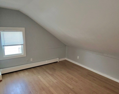 982 Pembroke Street - Photo Thumbnail 11
