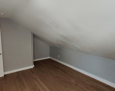 982 Pembroke Street - Photo Thumbnail 8