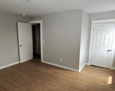 982 Pembroke Street - Photo Thumbnail 7