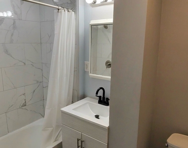 982 Pembroke Street - Photo Thumbnail 3