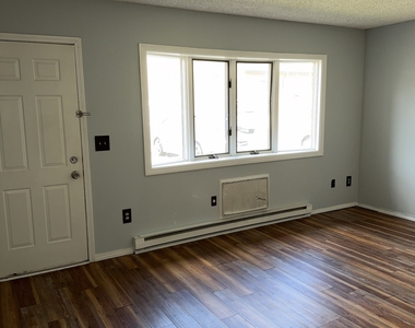 909 Hamilton Avenue - Photo Thumbnail 2