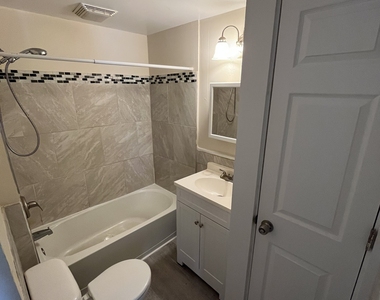 33 Dewey Street - Photo Thumbnail 5