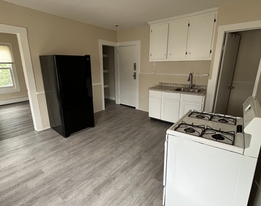 33 Dewey Street - Photo Thumbnail 4