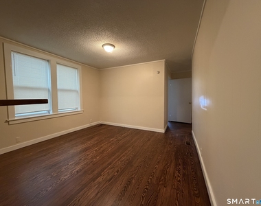 37-41 Jackson Avenue - Photo Thumbnail 2