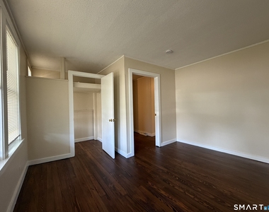 37-41 Jackson Avenue - Photo Thumbnail 3