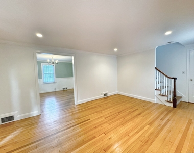 84 Sunnyridge Avenue - Photo Thumbnail 3