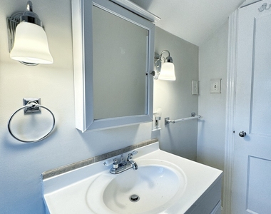 84 Sunnyridge Avenue - Photo Thumbnail 7