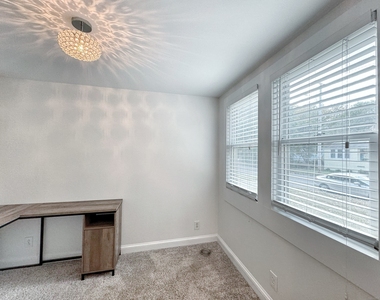 84 Sunnyridge Avenue - Photo Thumbnail 10