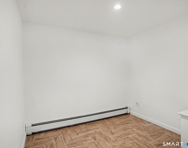42 County Street - Photo Thumbnail 19