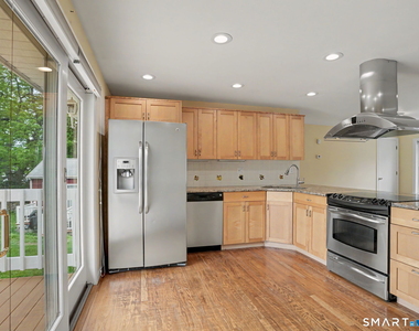42 County Street - Photo Thumbnail 8