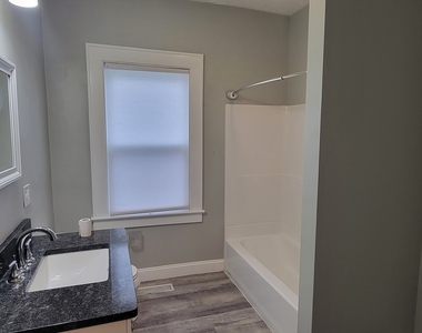 96 Berlin Avenue - Photo Thumbnail 9