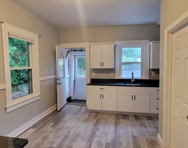 96 Berlin Avenue - Photo Thumbnail 7