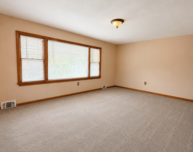 22 Leaf Avenue - Photo Thumbnail 4