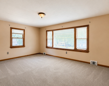 22 Leaf Avenue - Photo Thumbnail 5