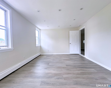 13 13 Bartlett Street - Photo Thumbnail 6