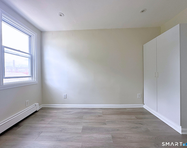 13 13 Bartlett Street - Photo Thumbnail 8