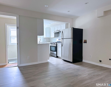 13 13 Bartlett Street - Photo Thumbnail 1