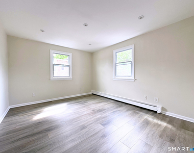 13 13 Bartlett Street - Photo Thumbnail 12