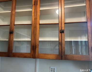 31 Melrose Avenue - Photo Thumbnail 5