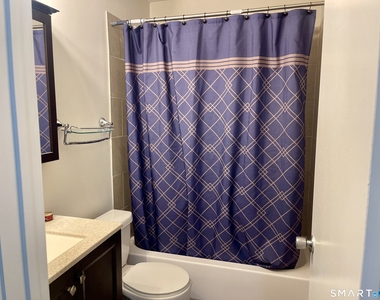 1425 Quinnipiac Avenue - Photo Thumbnail 8