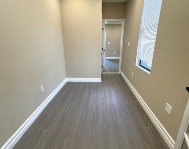 34-35 42nd Street - Photo Thumbnail 9