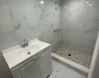 The 76th road gem - Photo Thumbnail 1