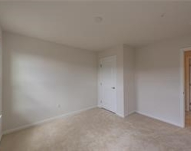 1812 Rutgers - Photo Thumbnail 15