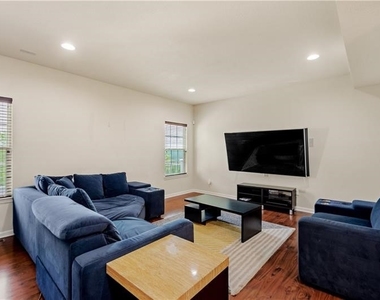 312 Sunrise Dr - Photo Thumbnail 5