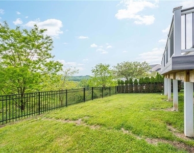 312 Sunrise Dr - Photo Thumbnail 3