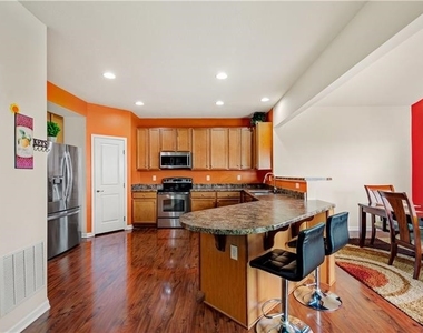 312 Sunrise Dr - Photo Thumbnail 8