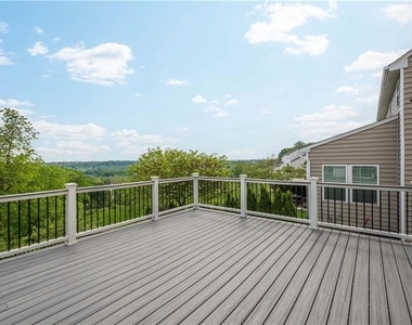 312 Sunrise Dr - Photo Thumbnail 2
