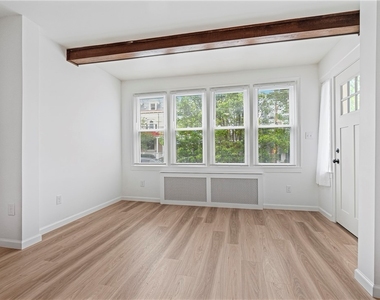 419 Hastings St - Photo Thumbnail 4
