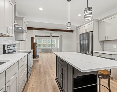 419 Hastings St - Photo Thumbnail 7