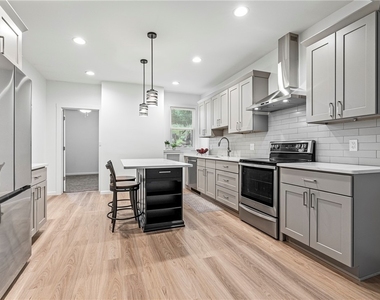 419 Hastings St - Photo Thumbnail 14