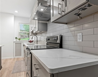 419 Hastings St - Photo Thumbnail 15