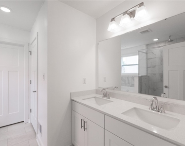 109 Mesa Dr - Photo Thumbnail 6