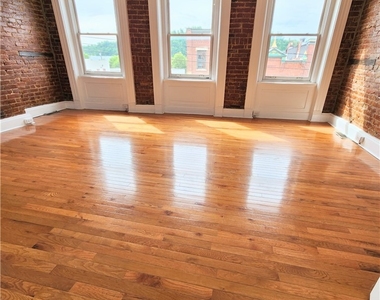 5222 Butler St - Photo Thumbnail 4