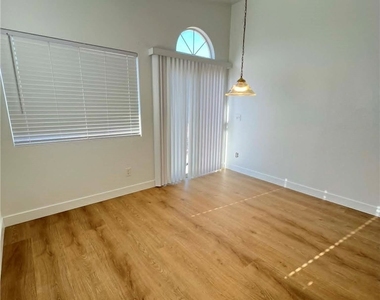 7116 Old Village Avenue - Photo Thumbnail 7