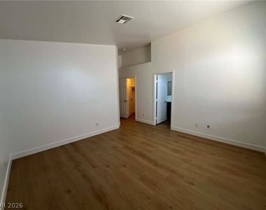 7116 Old Village Avenue - Photo Thumbnail 20