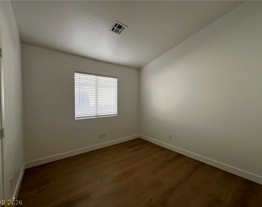 7116 Old Village Avenue - Photo Thumbnail 12