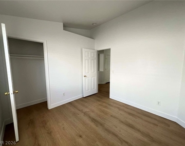 7116 Old Village Avenue - Photo Thumbnail 17